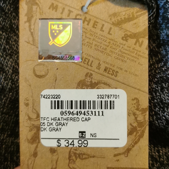 TFC Toronto Football club toque hat - Picture 3 of 3